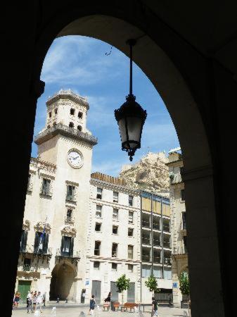 R-1-комната в квартире для 2 человек -alicante Centro Alloggio in famiglia Alicante